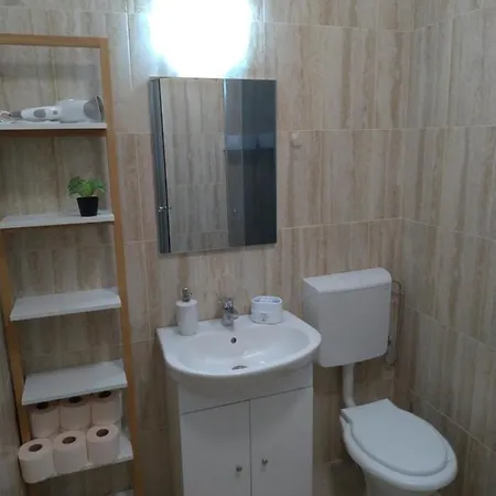 Apartment Renato 1 *